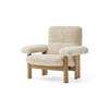 Brasilia Lounge Chair - Natural oak sheepskin nature